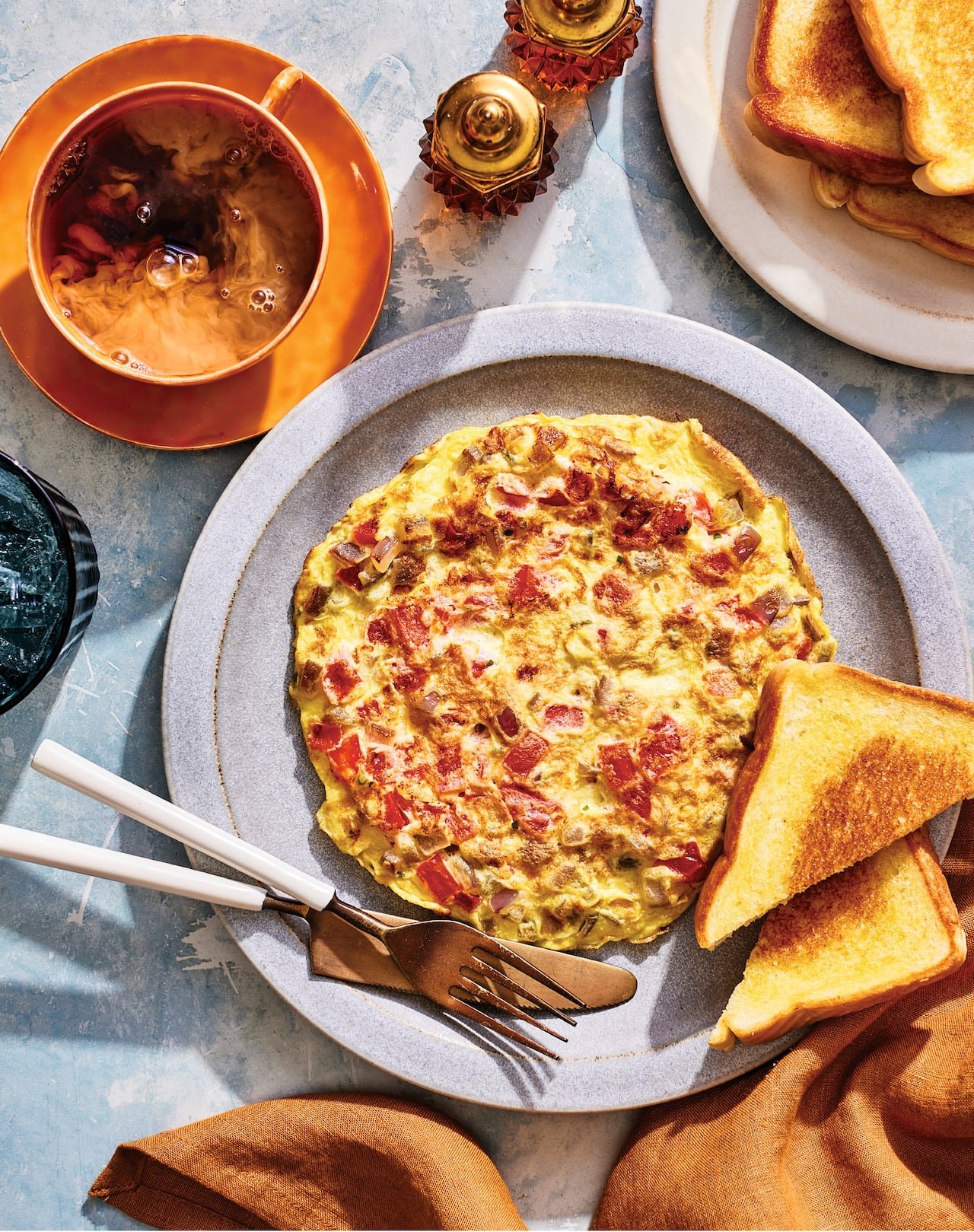 Masala omelette with toast